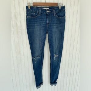 Levi’s 535 Super Skinny jeans size 28 with distressed knees